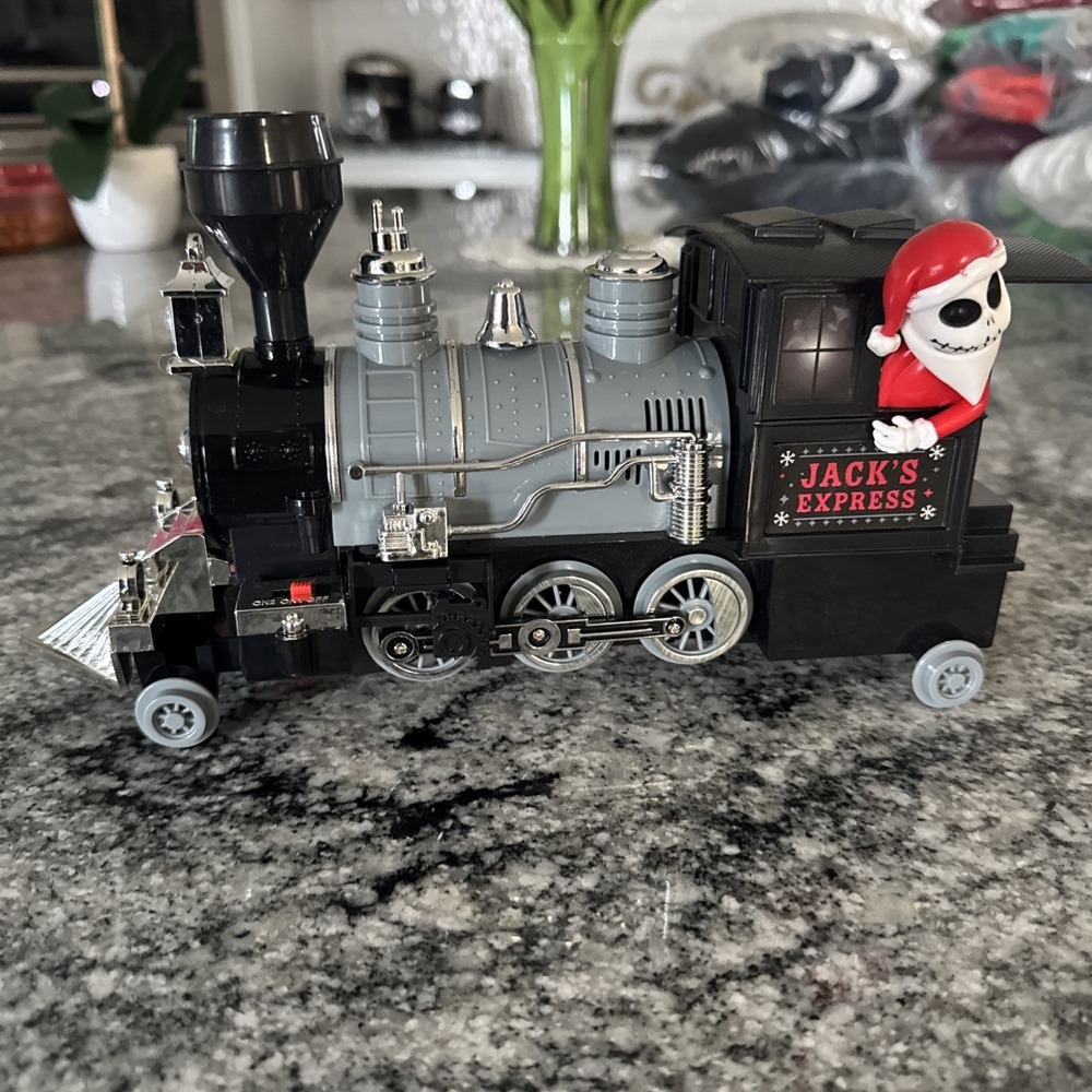 NIGHTMARE BEFORE CHRISTMAS 30TH ANNIVERSARY JACK SKELLINGTON‎ BUMP AND GO TRAIN